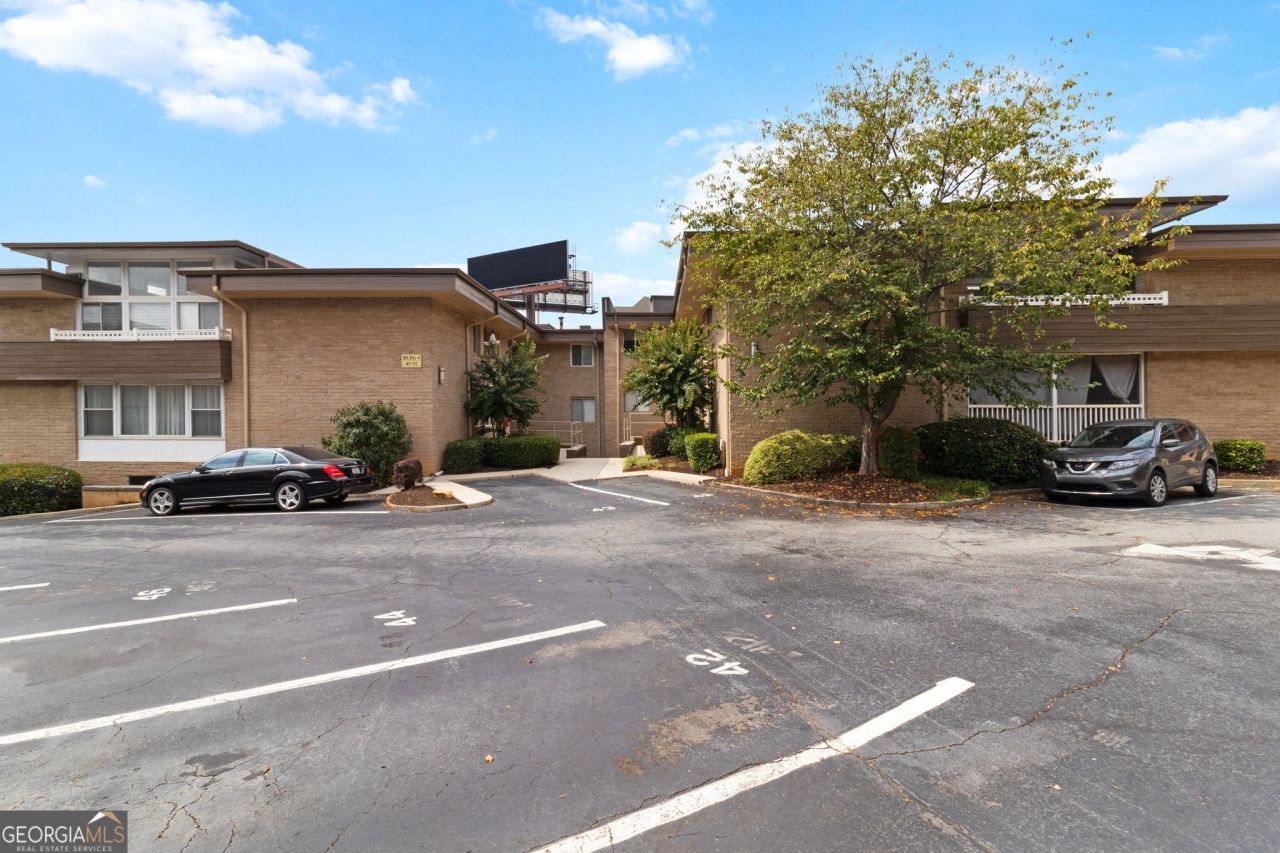 346 Carpenter Drive, Unit 43, Atlanta, GA 30328 Main Photo