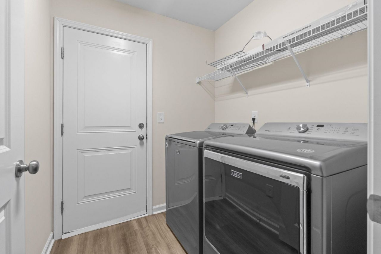 3725 Park Pointe Ave. Photo 6