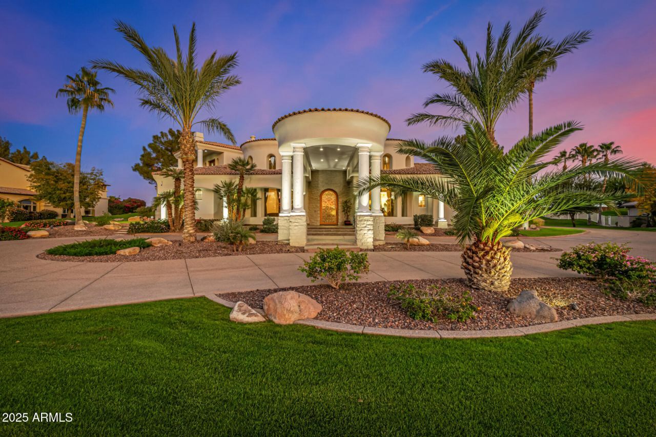 20 E OAKWOOD HILLS Drive, Chandler, AZ 85248