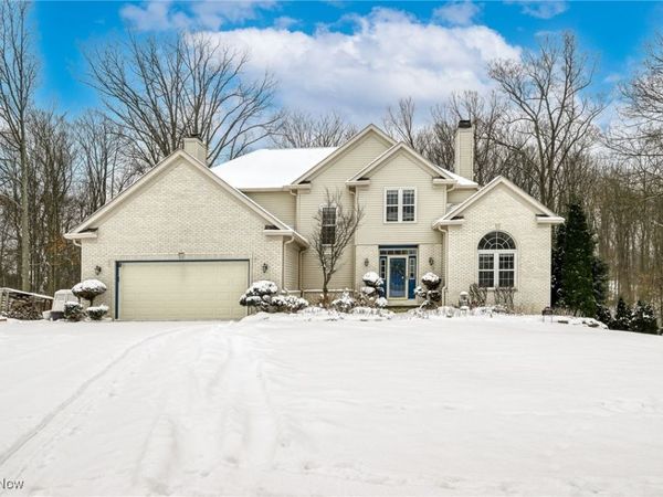 630 Woodhaven Drive, Cuyahoga Falls, OH 44223