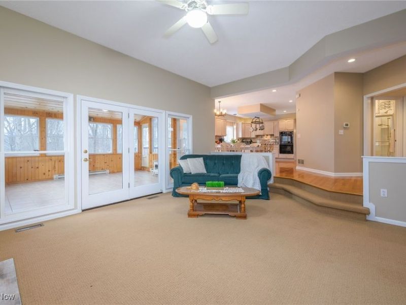 630 Woodhaven Drive, Cuyahoga Falls, OH 44223 Photo 14