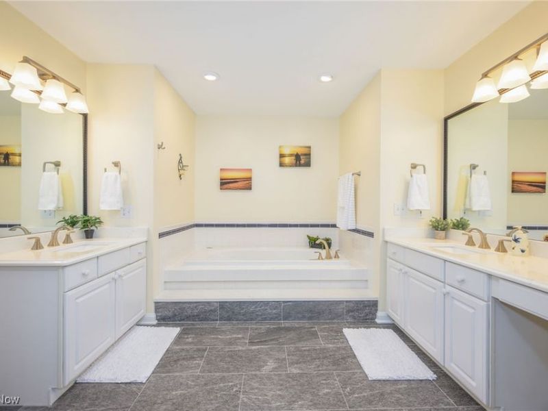 630 Woodhaven Drive, Cuyahoga Falls, OH 44223 Photo 20