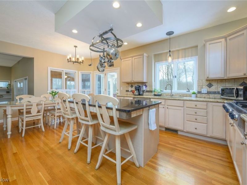 630 Woodhaven Drive, Cuyahoga Falls, OH 44223 Photo 7