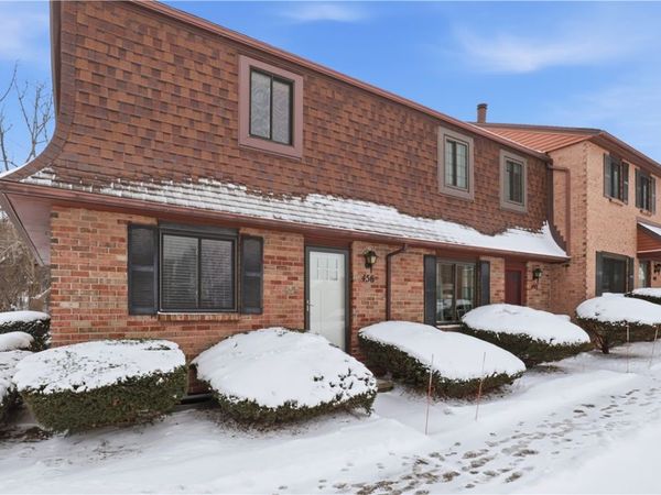 456 Surrey Hill, Rochester, NY 14623