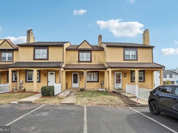 2402 WALNUT RIDGE ESTATE, POTTSTOWN, PA 19464