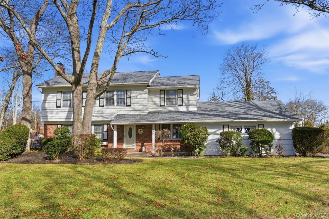 24 Birchwood Drive Great River, NY 11739