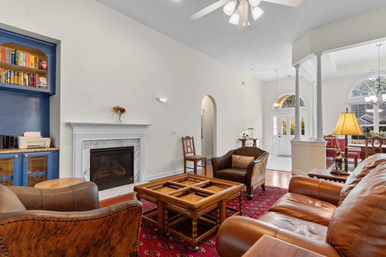 6391 Longwood Dr. Photo 10