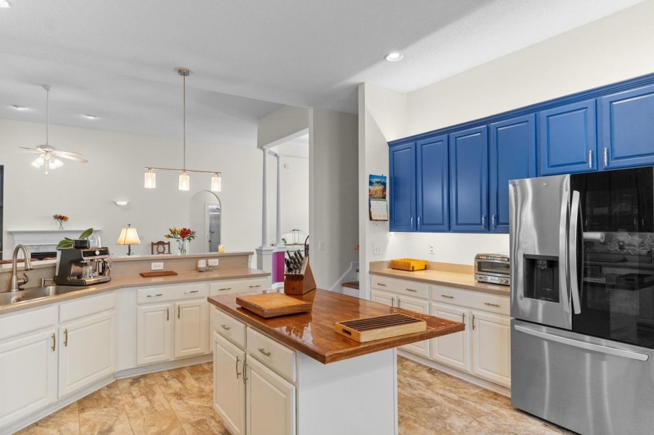 6391 Longwood Dr. Photo 12