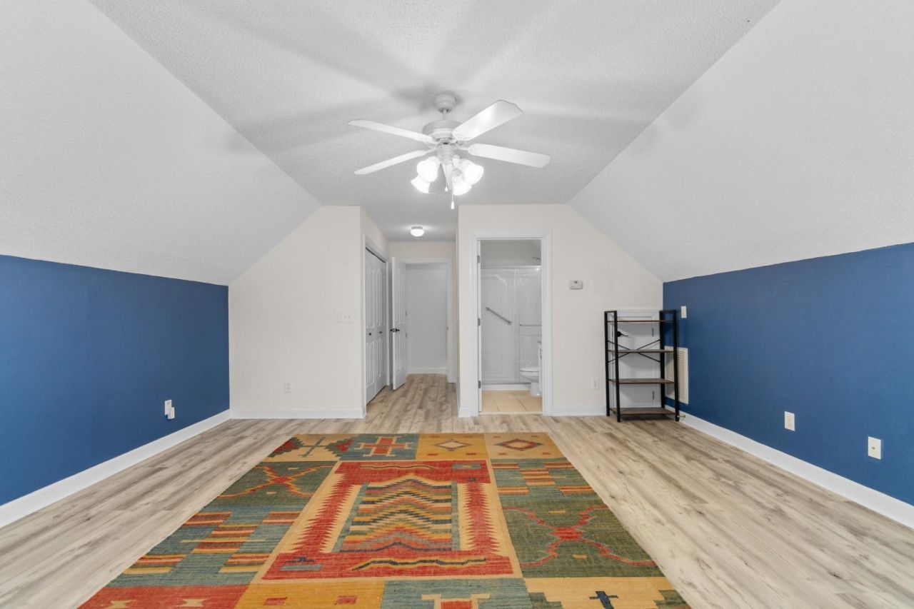 6391 Longwood Dr. Photo 22