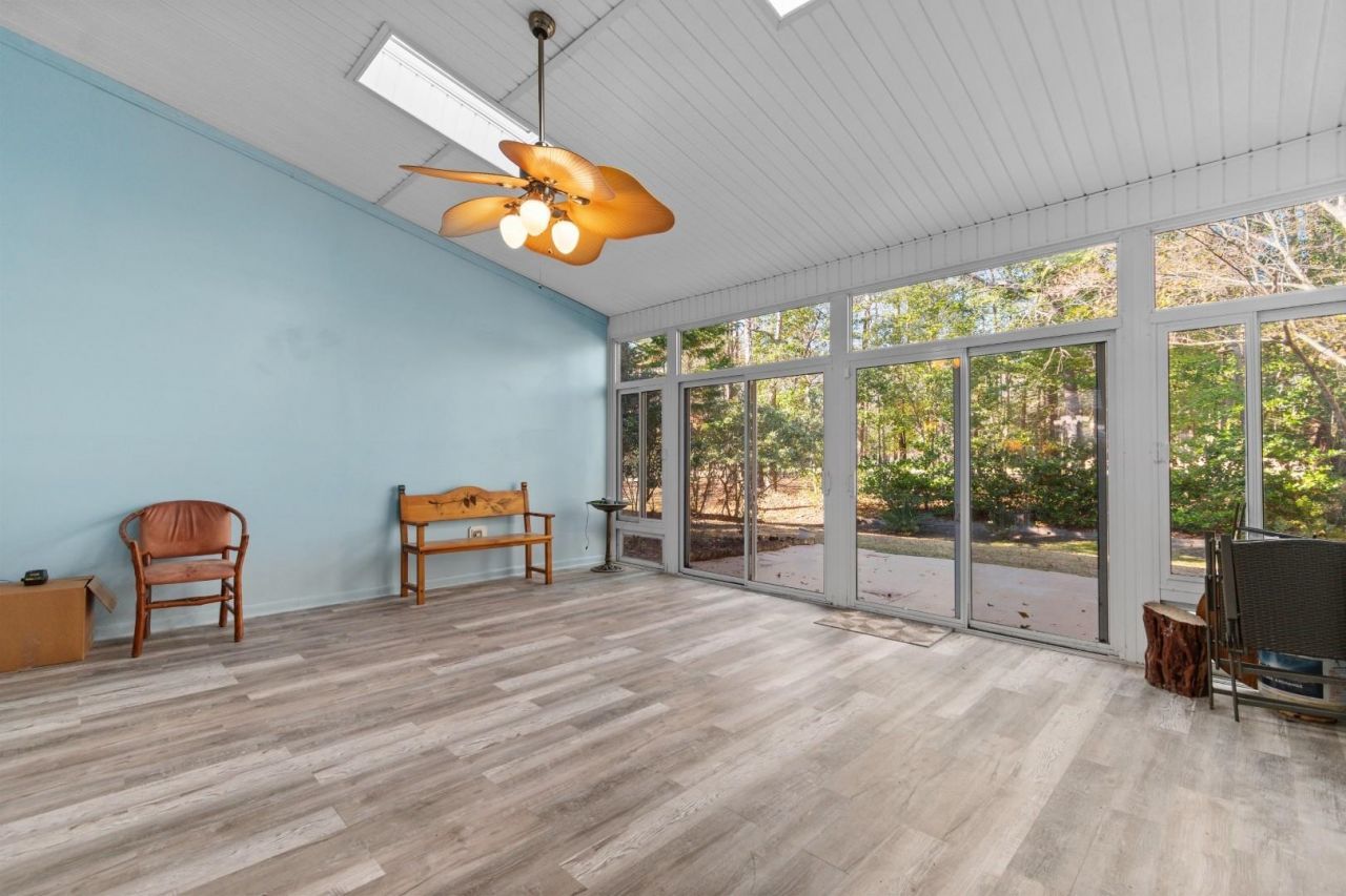 6391 Longwood Dr. Photo 24