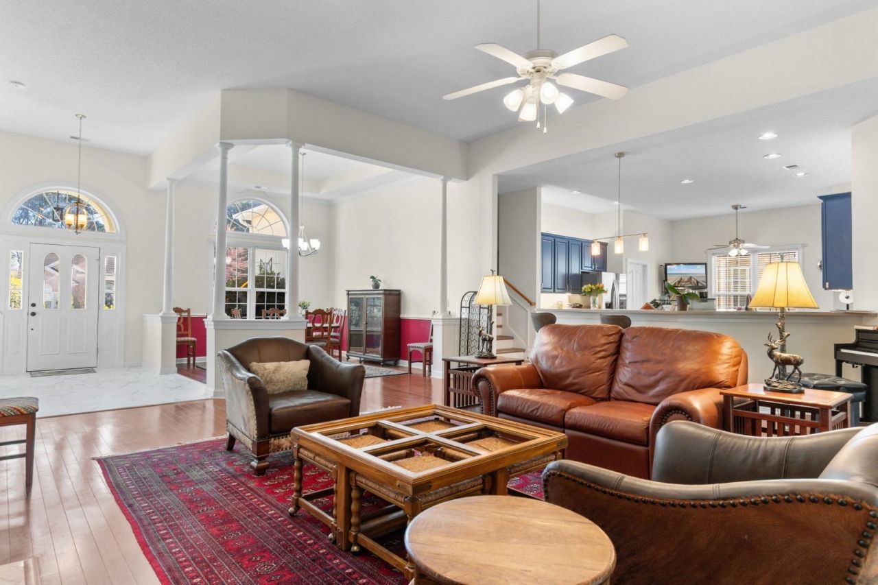 6391 Longwood Dr. Photo 9