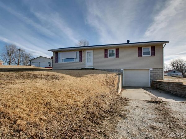 402 S 8th Street, La Grange, MO 63448