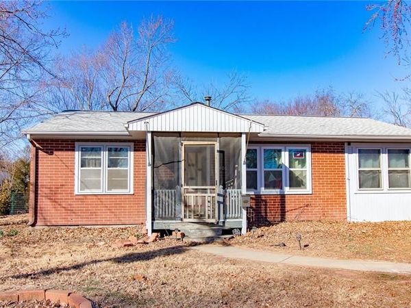 1406 S Market Street, Holden, MO 64040