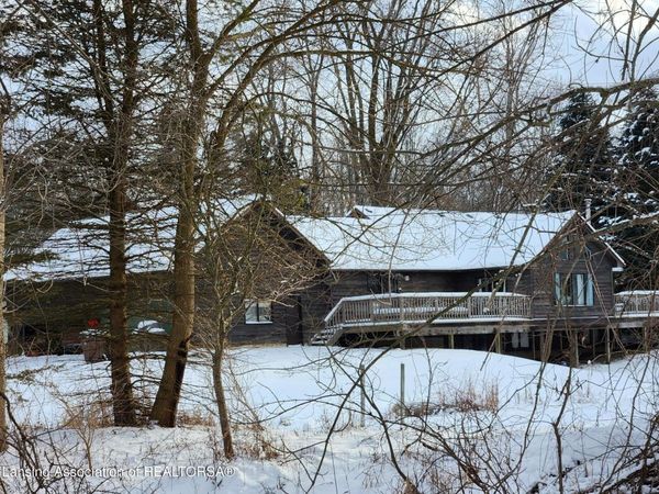 610 Barry Road, Haslett, MI 48840