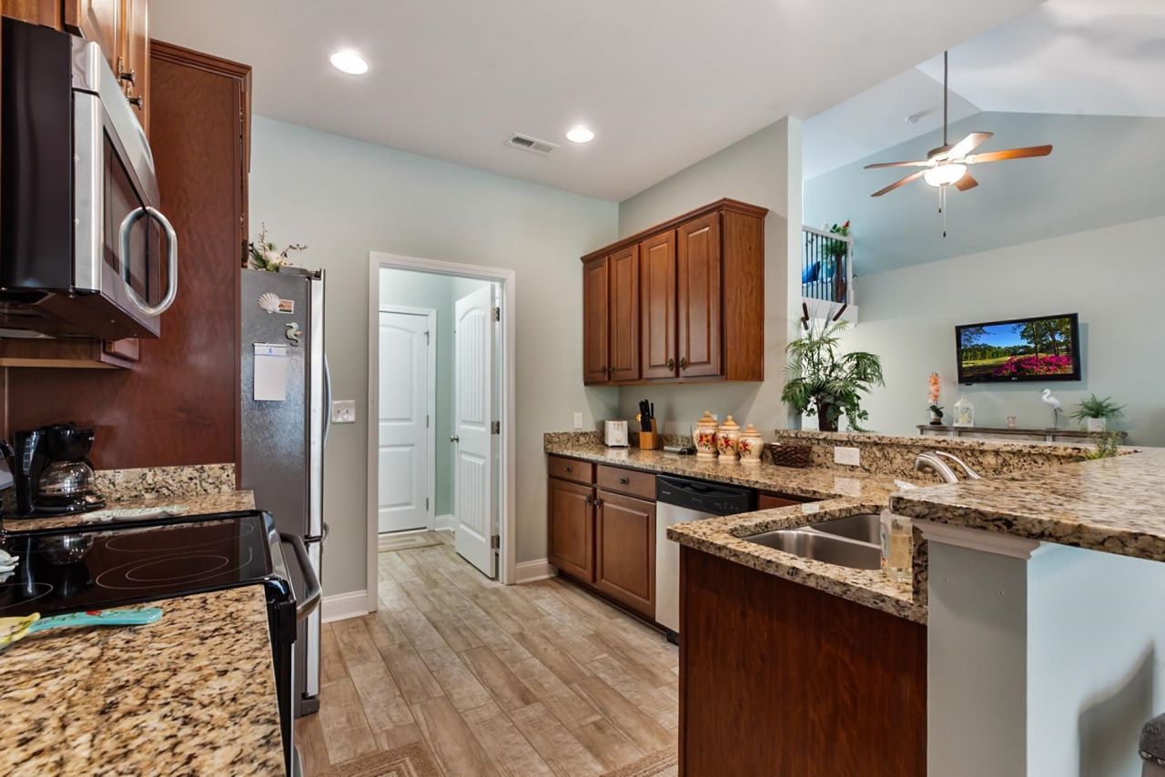 214 Clearwater Dr. Photo 18