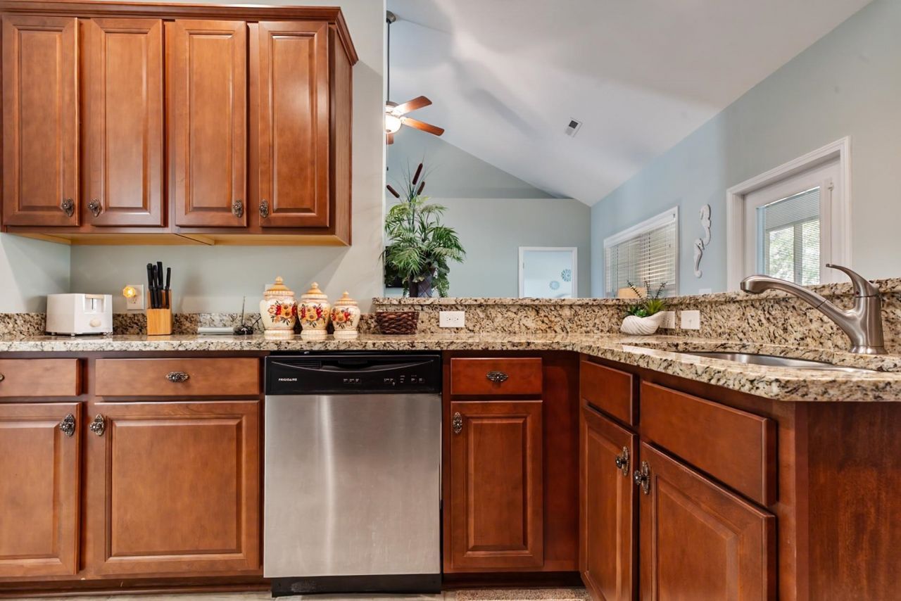 214 Clearwater Dr. Photo 19