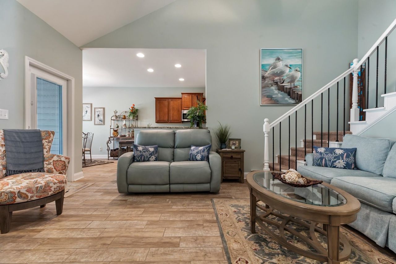 214 Clearwater Dr. Photo 4