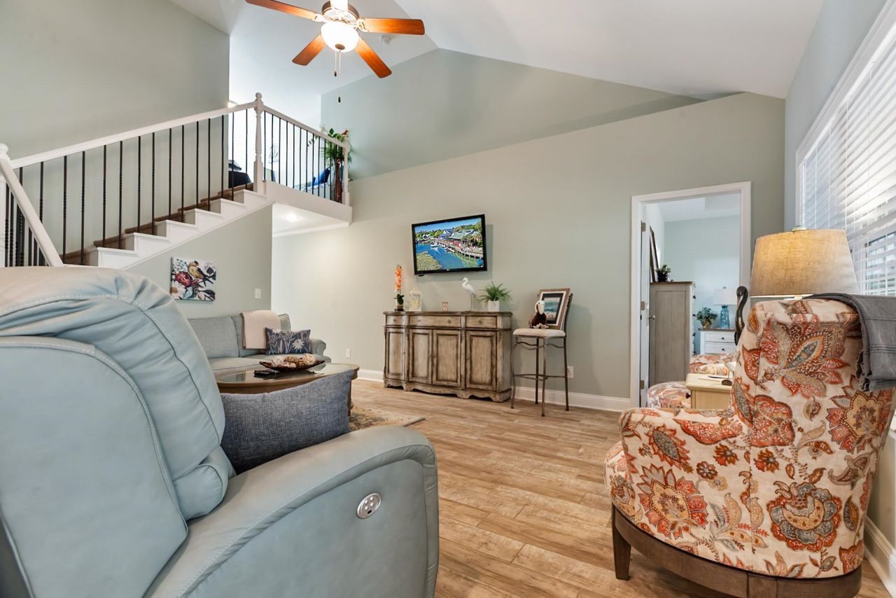 214 Clearwater Dr. Photo 8