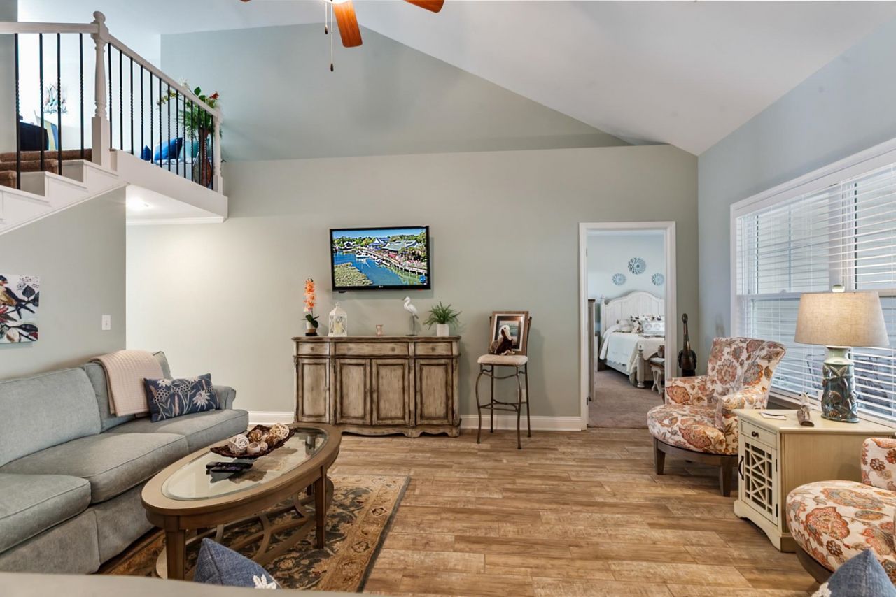 214 Clearwater Dr. Photo 9