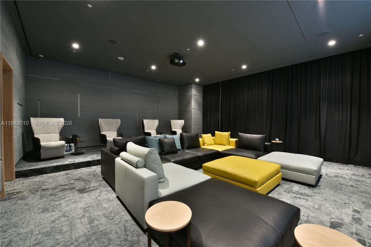 45 SW 9th St, Unit 3405, Miami, FL 33130 Photo