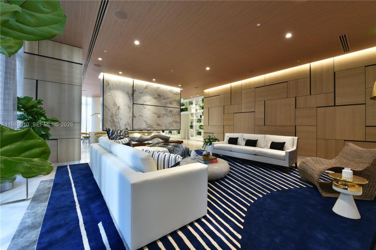 45 SW 9th St, Unit 3405, Miami, FL 33130 Photo