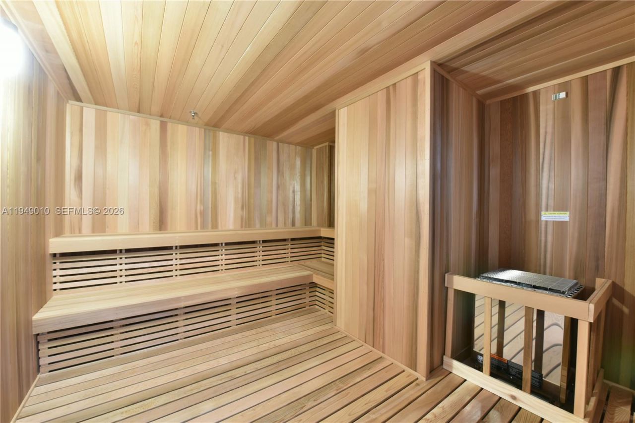 45 SW 9th St, Unit 3405, Miami, FL 33130 Photo