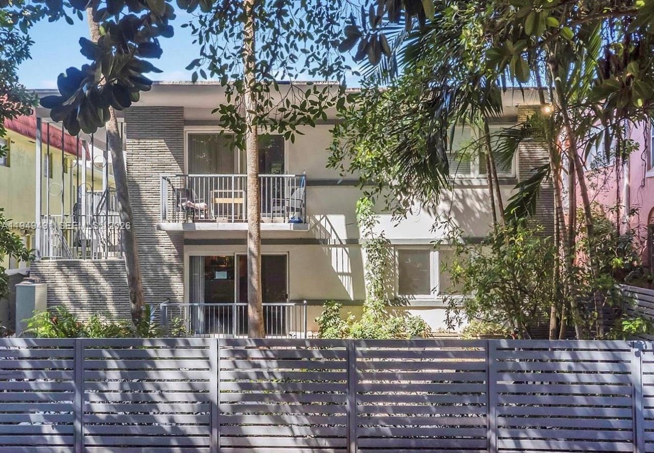 740 Meridian Ave, Unit 18, Miami Beach, FL 33139 Photo