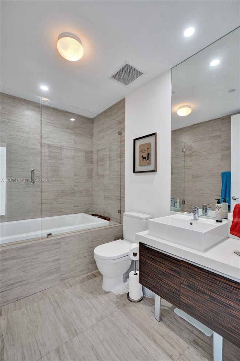 1100 Biscayne Blvd, Unit 3708, Miami, FL 33132 Photo