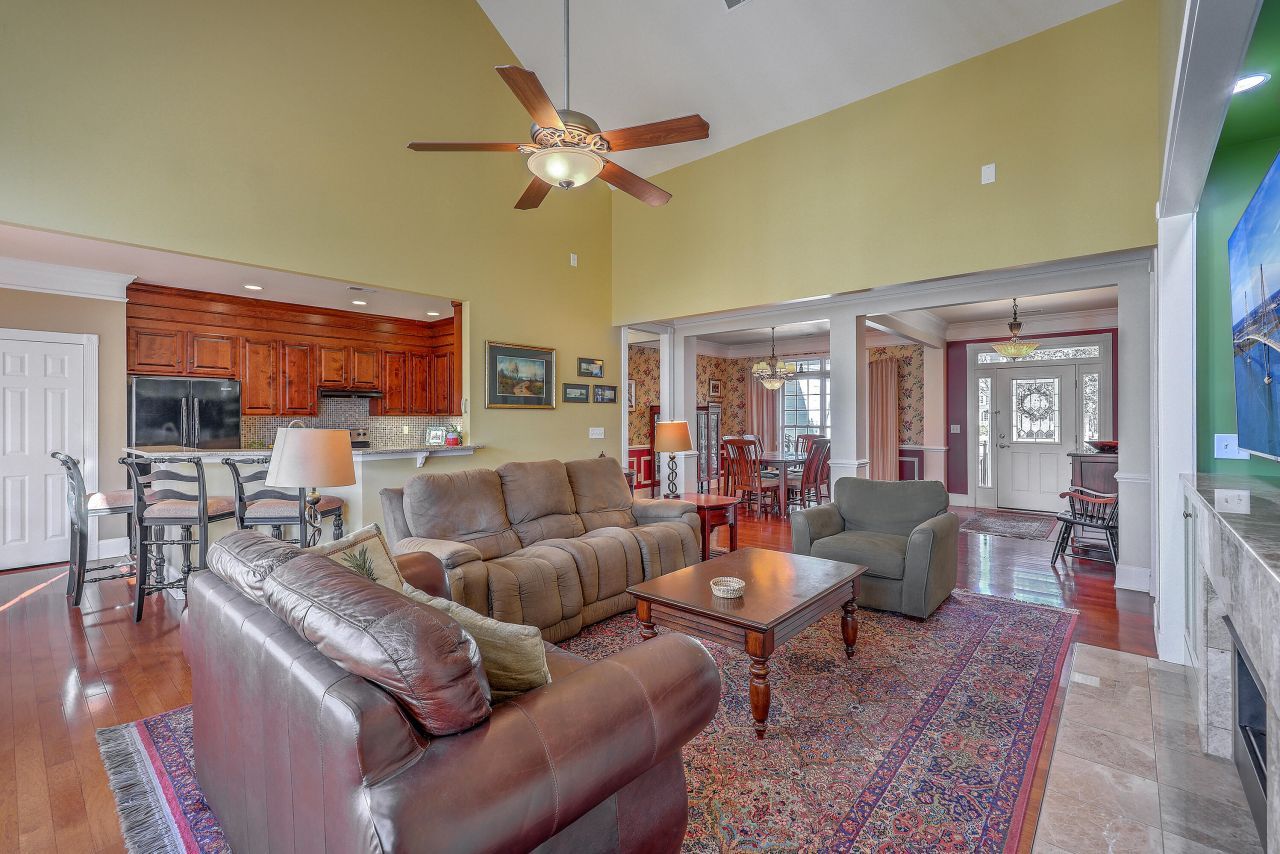 4428 Wild Thicket Lane Photo 15