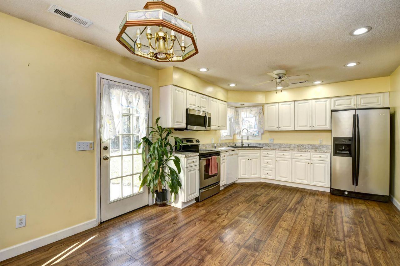 1705 Duke Rd. Photo 8