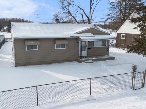 2886 Appleridge Street, Ypsilanti, MI 48198