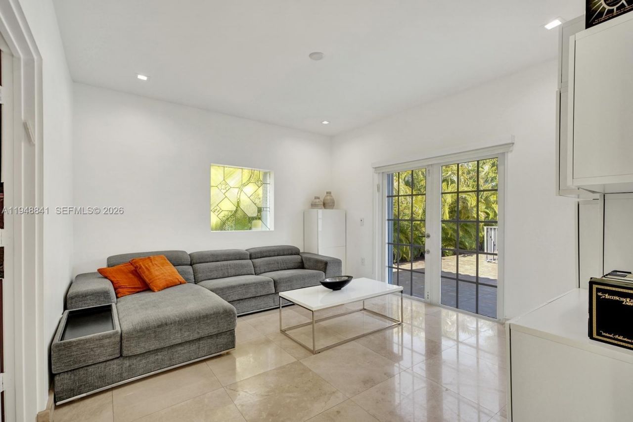 3757 Prairie Ave, Miami Beach, FL 33140 Photo