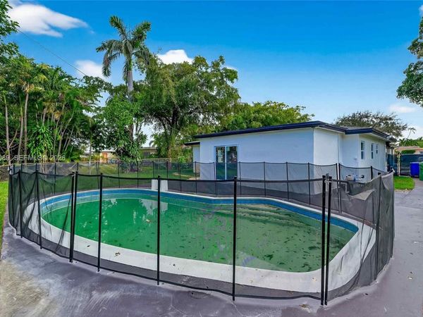 3071 SW 2nd Ct, Fort Lauderdale, FL 33312