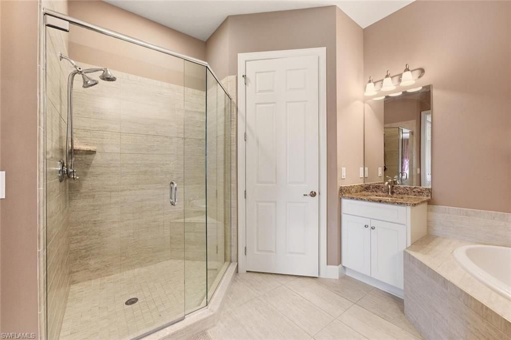 10351 Glastonbury Cir, Unit 202, Fort Myers, FL 33913 Photo