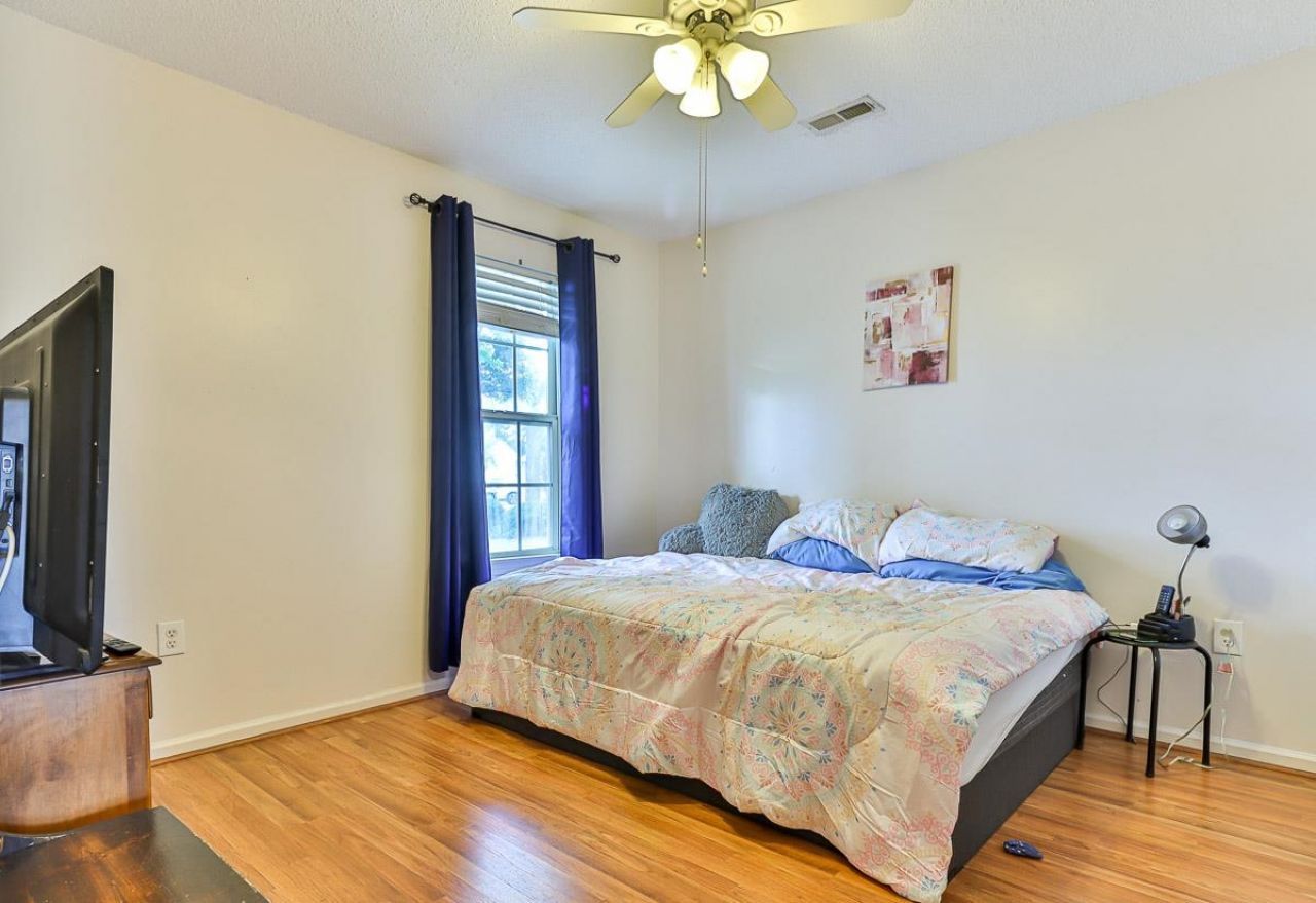 4990 Windsor Green Way Photo 10