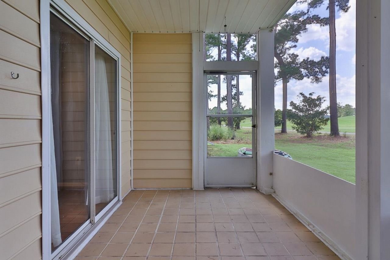 4990 Windsor Green Way Photo 15