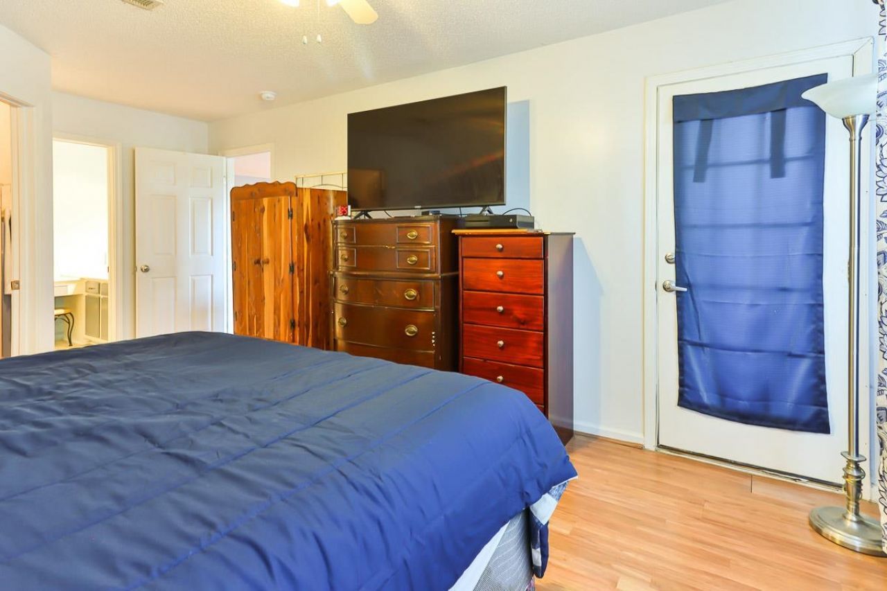 4990 Windsor Green Way Photo 7