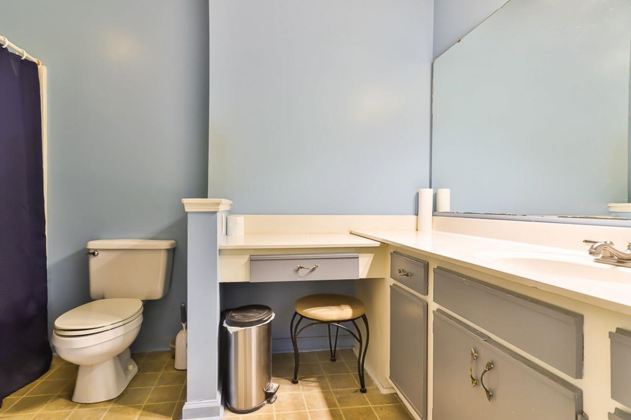 4990 Windsor Green Way Photo 9