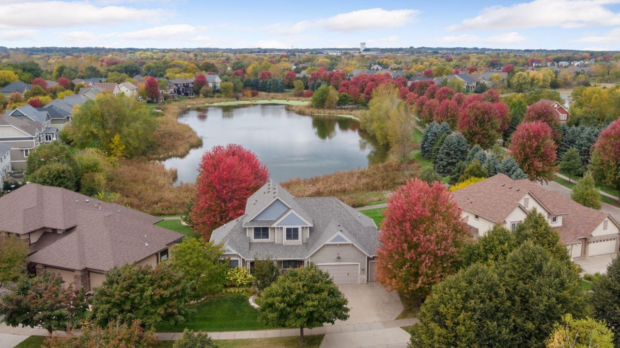 10758 Watersedge Lane, Woodbury, MN 55129