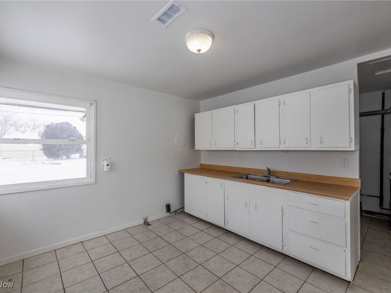 4223 Palm Avenue, Lorain, OH 44055 Photo 8