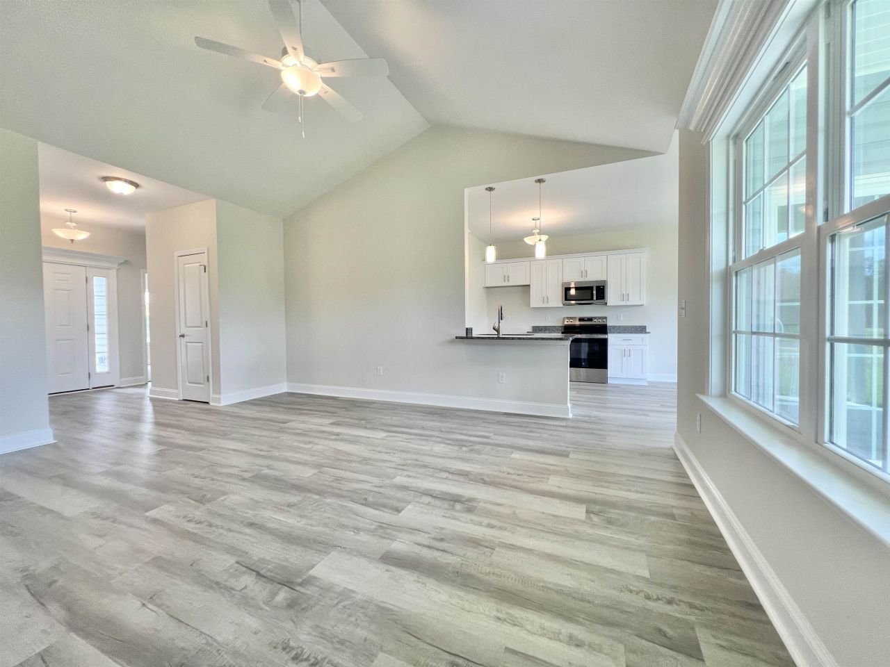 1035 Flag Patch Rd. Photo 5