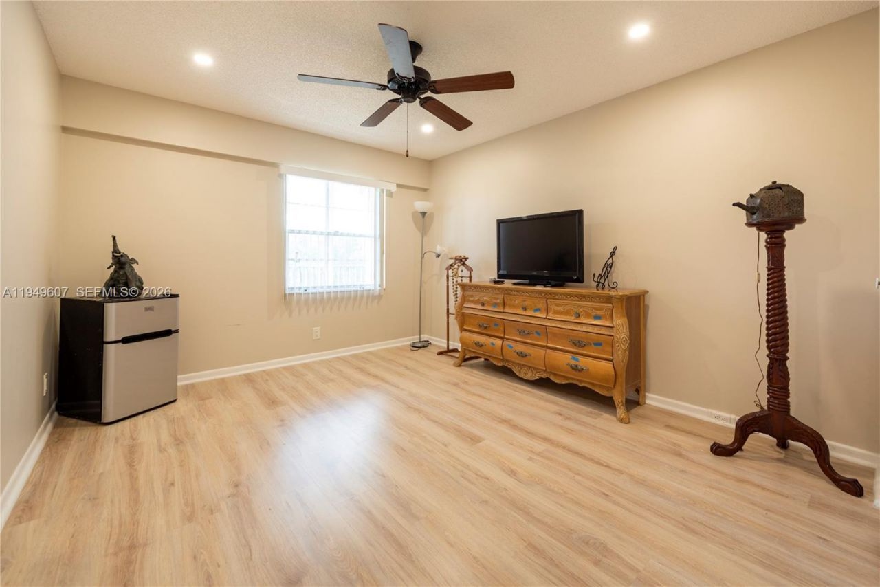 13250 SW 7th Ct, Unit 412L, Pembroke Pines, FL 33027 Photo