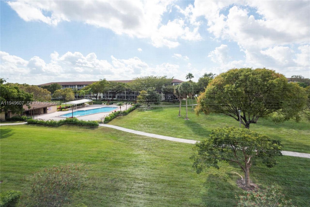 13250 SW 7th Ct, Unit 412L, Pembroke Pines, FL 33027 Photo