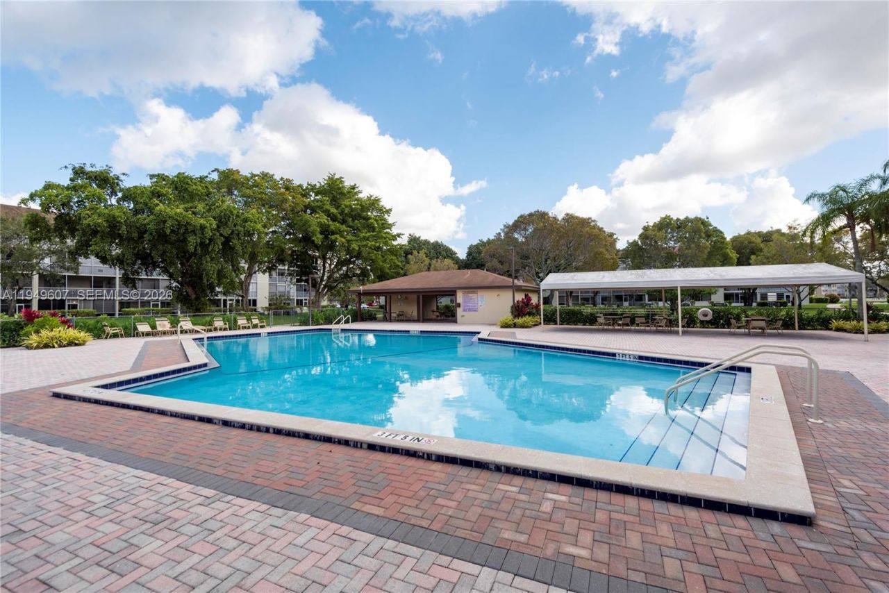 13250 SW 7th Ct, Unit 412L, Pembroke Pines, FL 33027 Photo