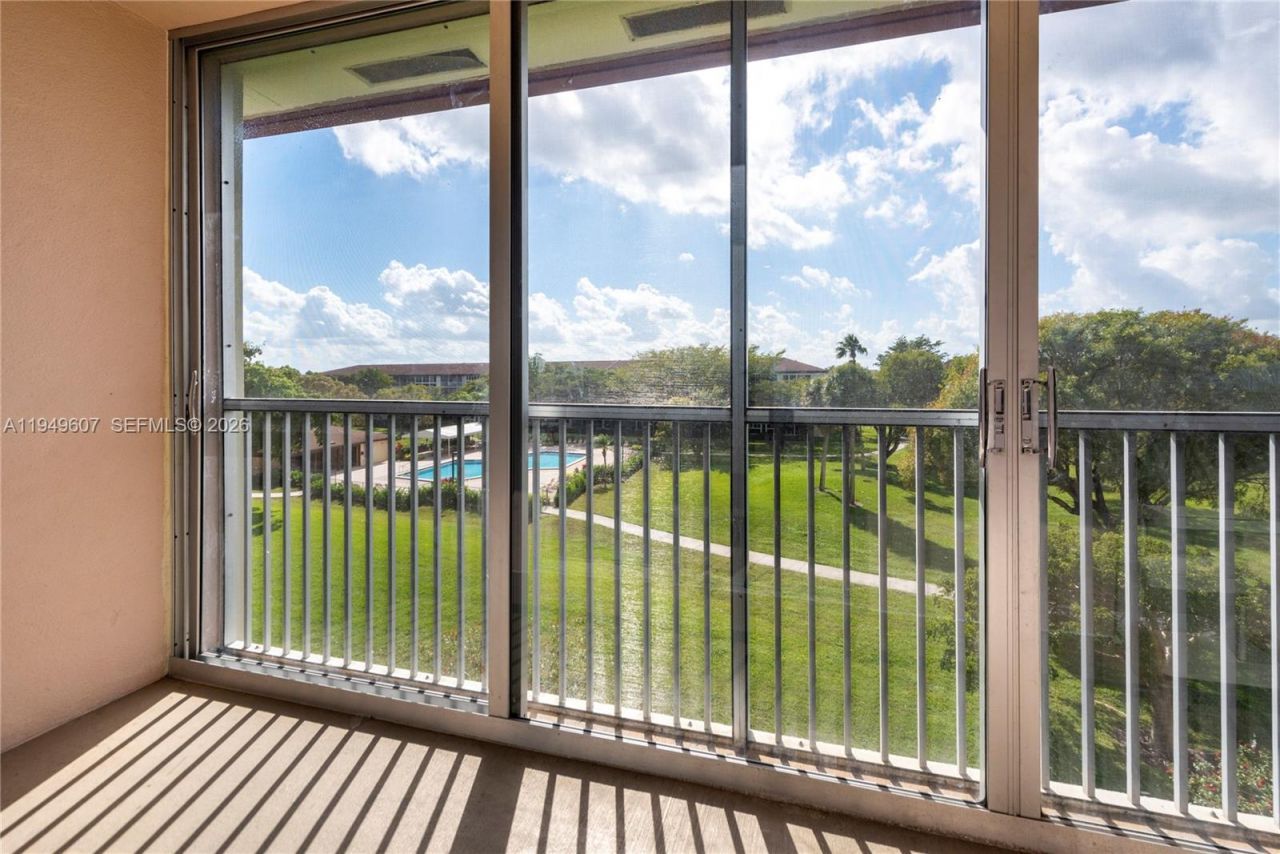 13250 SW 7th Ct, Unit 412L, Pembroke Pines, FL 33027 Photo