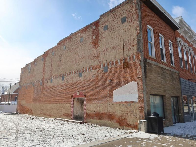 121 W 5th Street , Marysville, OH 43040 Photo 2