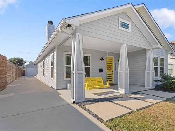 2534 Gladstone Drive, Dallas, TX 75211