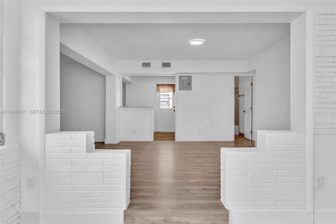 1824 NW 25th Ave, Fort Lauderdale, FL 33311 Photo