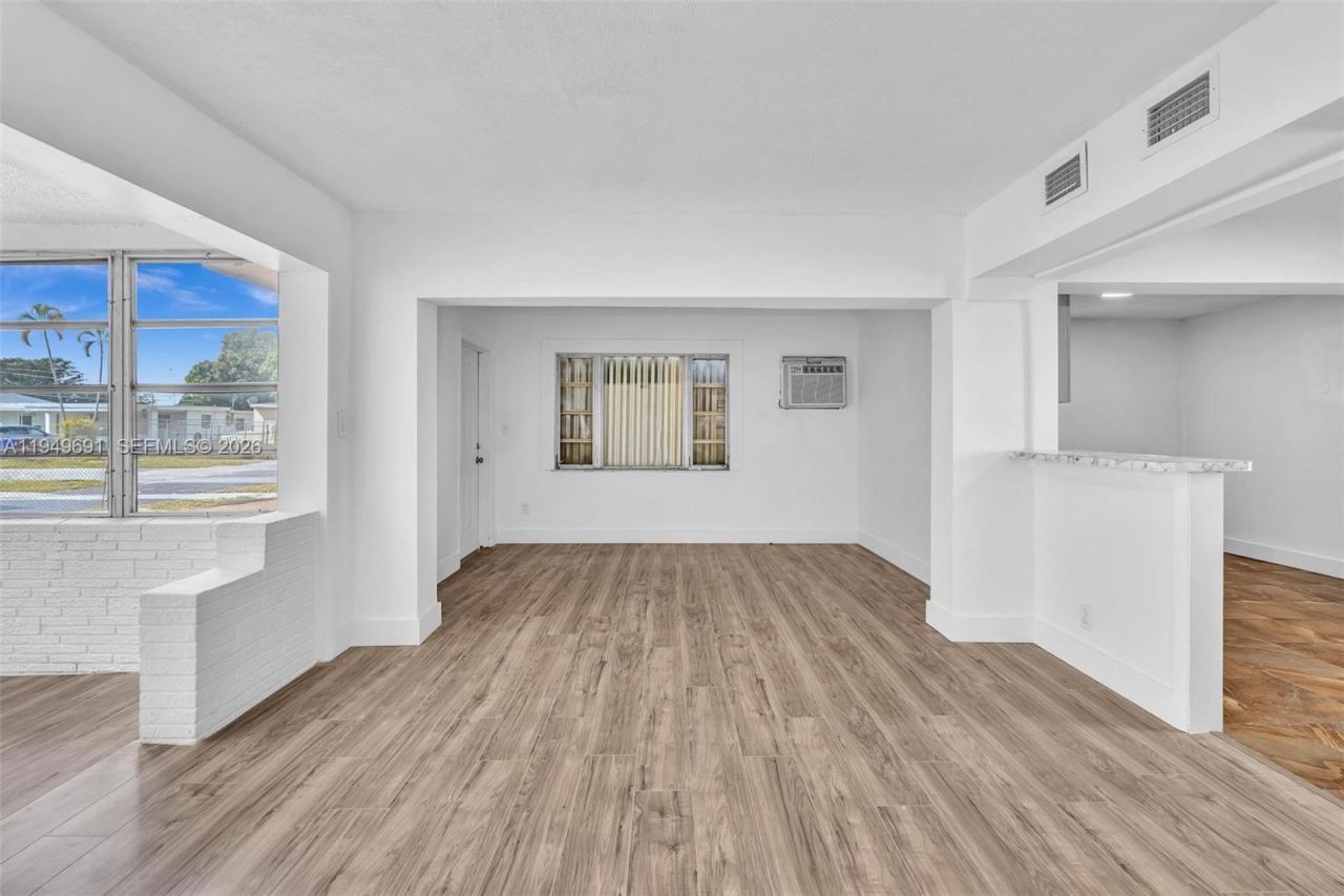 1824 NW 25th Ave, Fort Lauderdale, FL 33311 Photo