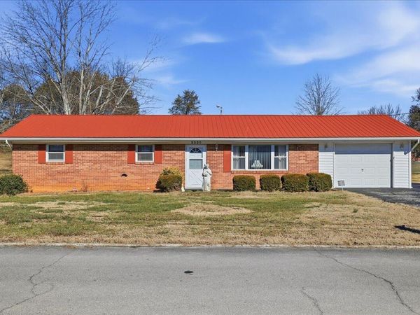 2220 Warren Drive, Morristown, TN 37814